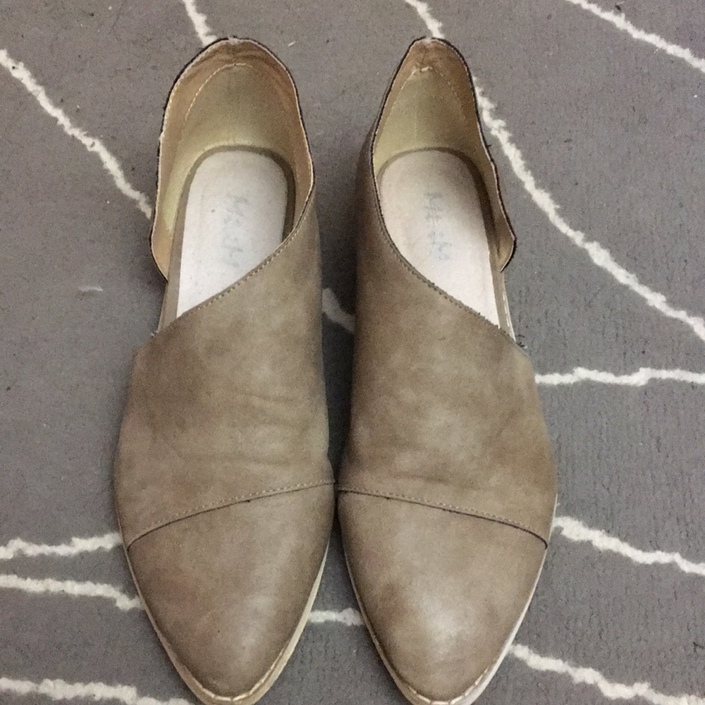 Free People - like - flats with cut out sides!